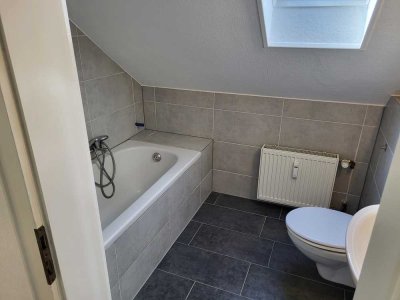 Schöne 4-Zimmer-Dachgeschosswohnung mit Balkon und EBK in Trier-Ehrang