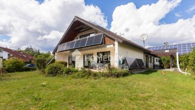 Doppelter Terrassenkomfort trifft Kaminatmosphäre – Familienhaus mit 6 Zimmern in Bad Liebenzell