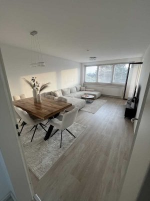 3Z. Einbauküche|TG Stellplatz| Helle Moderne Wohnung