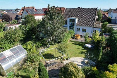 Lichtdurchflutetes Traumhaus mit PV-Anlage, 3-WE-Potenzial & 1.138 m² Grundstück in Toplage
