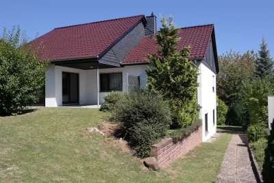 Direkt vom Eigentümer - Geräumiges Einfamilienhaus in Ronneburg-Hüttengesäß