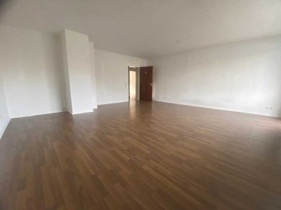 Große 3-Z-Whg mit optionalem Stellplatz oder Garage – direkt am Bahnhof Rothe