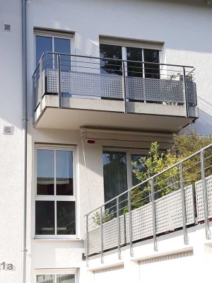 Stilvolle, neuwertige 2-Zimmer-Wohnung mit Balkon und Einbauküche in Pfaffenhofen an der Ilm