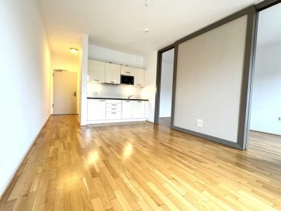 Schöne & zentrumsnahe 2-Zimmer-Wohnung mit Balkon & EBK