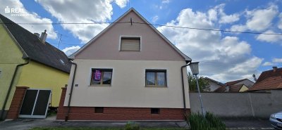 Haus mit Wintergarten! Open house: Montag, 05.05.2025 ab 14 Uhr - 16 Uhr!!!
