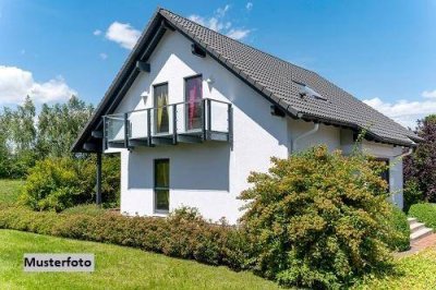 Provisionsfrei: Einfamilienhaus mit Wohnnebengebäude und vielseitigem Nutzungspotenzial