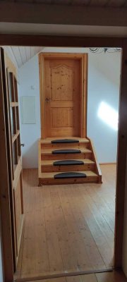 Stilvolle 2-Zimmer-Dachgeschosswohnung mit Traumhaften Bergblick in Icking/Irschenhausen