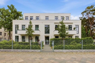 Exclusive Design Apartment with Private Garden & Loggia in Palais Westend
