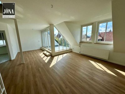 Zentrumsnah, ruhig im Grünen und frisch renoviert!
Gepflegte 3 1/2-Zi. Maisonette-Wohnung