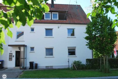 Vollständig renovierte Wohnung mit drei Zimmern und EBK in Ulm-Harthausen