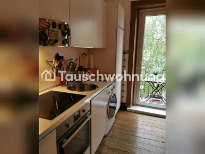 Tauschwohnung: Schöner Altbau 2 Zimmer, 2 Balkone S-Ottensen gegen größer!