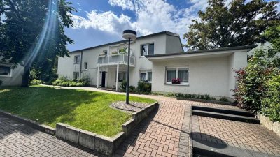 * Ab sofort frei ! * Barrierefreie + renovierte 3- Raum- ETW mit eigenem Garten !  Provisiosnfrei !