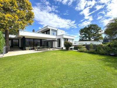 Moderne Familien Villa in privater Lage in Bad Homburg