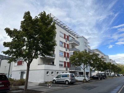 Helle 3-Zimmer Wohnung im 4. OG mit 2 Balkonen in Darmstadt-Nord.