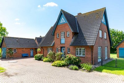 Stilvolles Ferienhaus im Herzen von Borgsum mit einem Haupt -und Nebenhaus
