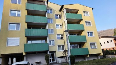 Vierzimmer- Eigentumswohnung mit Garage