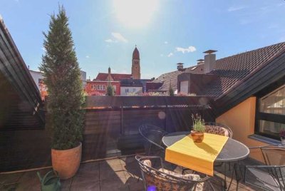 Wunderschöne Dachgeschosswohnung mit Dachterrasse, Tiefgarage und EBK im Herzen von Augsburg Pfersee