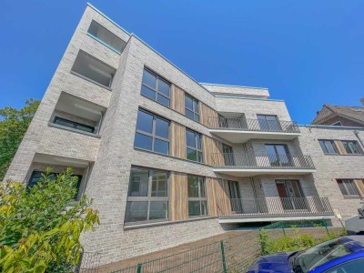 Stilvolle 4-Zimmer-Etagenwohnung mit Balkon & Tiefgarage in Wedel