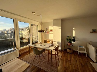 Schöne Aussicht aus DG Single- /Studentenwohnung mit Balkon in zentraler Lage