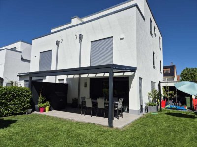 Modernes Zuhause in ruhiger Feldrandlage – gehobene Ausstattung und energieeffiziente Technik
