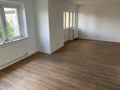 Komplett renovierte 5-Zimmer-Wohnung mit 2 Balkonen