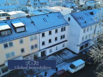 Kernsanierte 4-Zimmer-Wohnung mit Balkon sowie Doppelgarage inkl. ausgebautem Dachboden