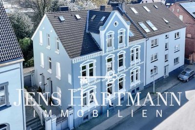Für Liebhaber feiner Architektur – Altbauwohnung mit Balkon zum Wohlfühlen