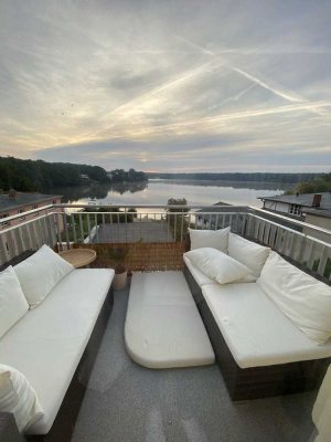 Sonnige, möblierte Wohnung mit Seeblick und zwei Balkonen