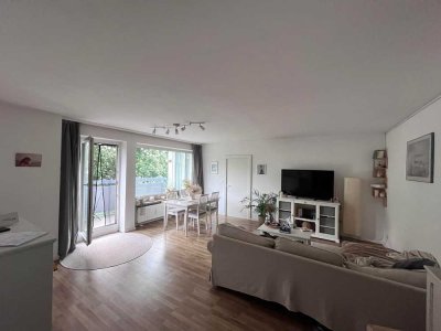Offene, gepflegte 2-Zimmer-Wohnung an Waldgrenze in Frankfurt-Oberrad