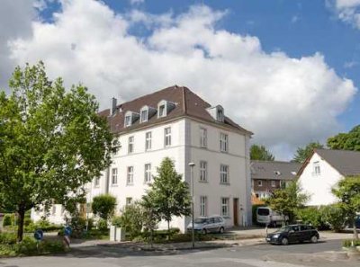 Stilvolle, vollständig renovierte 2-Raum-Maisonette-Wohnung mit EBK in Mettmann