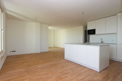 Helle Etagenwohnung mit 2 Zimmern und Ausblick