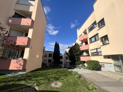 Teilsanierte und freistehende 2-Zimmer Wohnung mit West-Balkon am Ziegetsberg