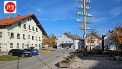 Zweiparteien Wohnhaus im Ortskern Grabenstätts - 2km an Chiemsee