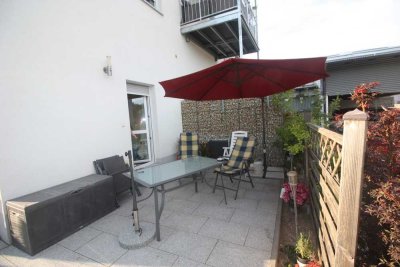 Wohnung mit großer Terrasse im grünen