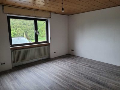 Ländliche, renovierte 2,5-Zimmer-Wohnung in Ditscheid
