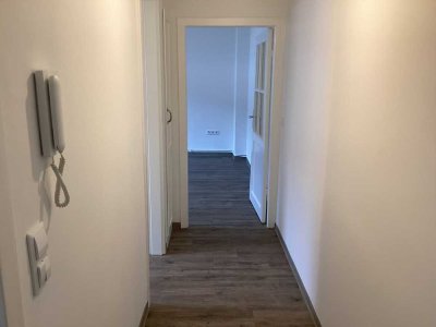 Perfekt für uns: günstig geschnittene und renovierte 2-Zimmer-Wohnung zu sofort anmietbar!