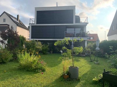 Moderne Erdgeschoss Wohnung mit Garten in Bauhausstil