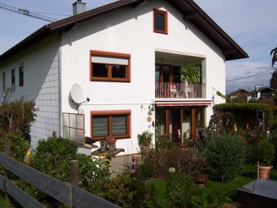 Schöne Erdgeschosswohnung mit Garage, Terasse und Garten in 86983 Lechbruck am See