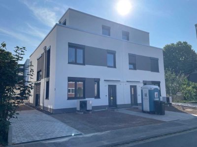 DESIGN DAS BEGEISTERT – RAUM DER INSPIRIERT GROßZÜGIGE DHH MIT DACHTERRASSE PERFEKT FÜR FAMILIEN