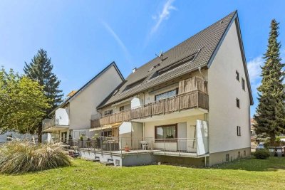 Stilvoll saniertes DG-Domizil mit Loggia und Weitblick in begehrter Lage von Freiburg Sankt Georgen