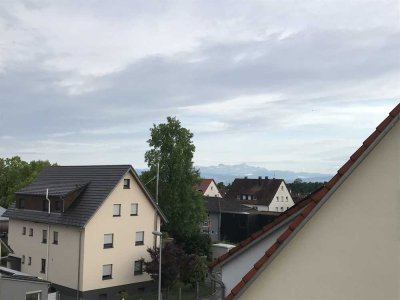 In 15 Minuten am See: Helle 4-Zimmer-Maisonette-Wohnung mit zwei Balkonen sucht neue Bewohner
