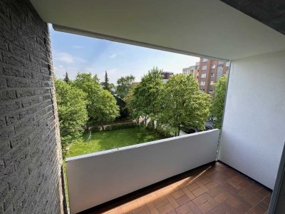 Möbliert  Köln-Ensen App / Balkon / Pendler / Projektmitarbeiter / 39 m² 3.OG/W10/m (Bz-09.25)