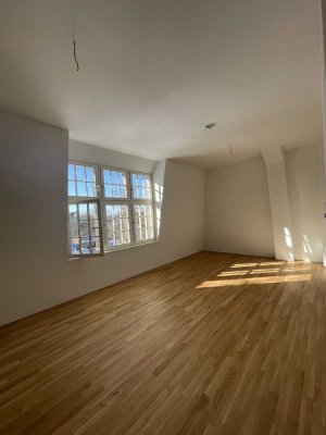 Wohnen im Denkmal - wunderschöne 3-Raum-Wohnung mit Dachterrasse