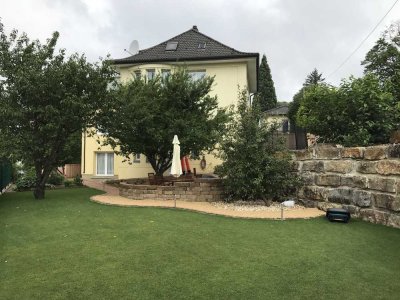 Freistehendes 2 Familienhaus  auf 1061 qm Baugrundstück