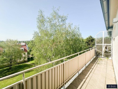 CHARMANTE 2-ZIMMER-WOHNUNG MIT BALKON - FERNBLICK IN GRÜNRUHELAGE - NÄHE MAURER HAUPTPLATZ
