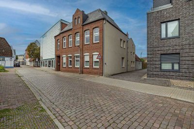 Ehemaliges Herrenhaus in zentraler Lage in der Kreisstadt Heide wartet auf neuen Wind