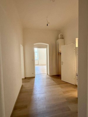 Helle, ruhige Altbauwohnung (Erstbezug nach Sanierung)