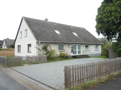 Zwei-Familien Haus * perfekt geeignet zur Selbstnutzung mit 2 separaten Wohn-Einheiten *