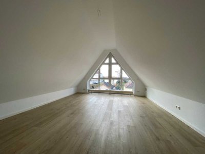 Exklusive, sanierte 2-Zimmer-DG-Wohnung mit Einbauküche in Haibach