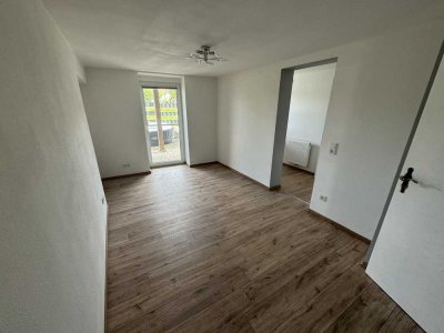 Modernisierte 3,5-Raum-Wohnung mit Balkon und Einbauküche in Eisenach